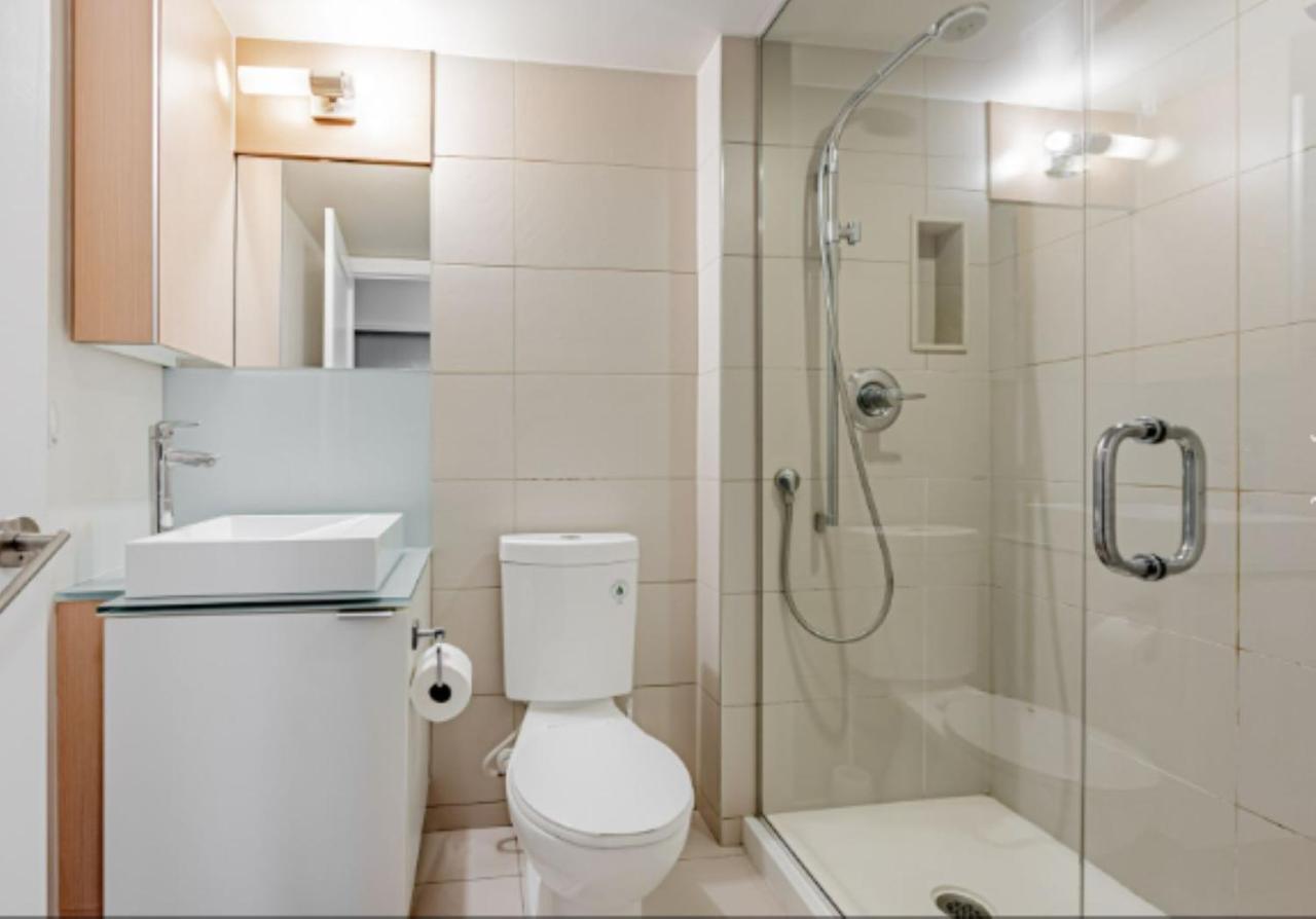 טורונטו Executive 2 Beds Near Cn Tower, Rogers Centre, Scotia Area, Business District, Entertainment District, Lakeshore מראה חיצוני תמונה