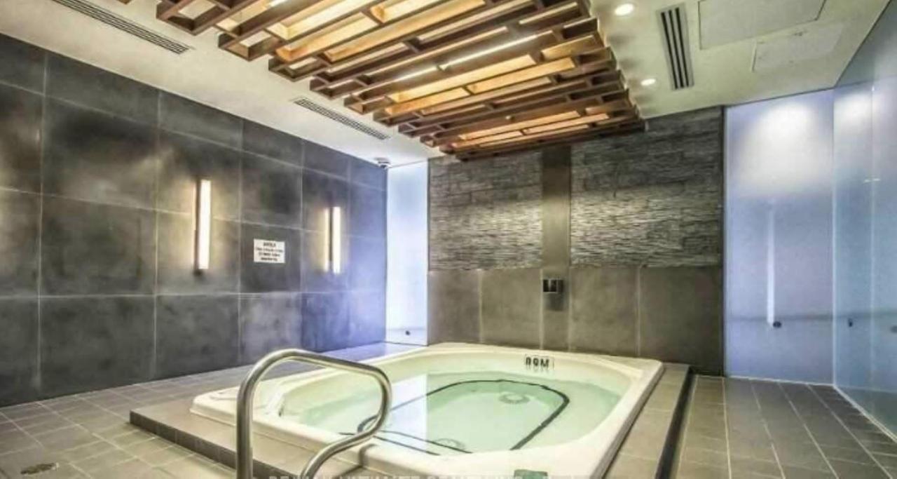 טורונטו Executive 2 Beds Near Cn Tower, Rogers Centre, Scotia Area, Business District, Entertainment District, Lakeshore מראה חיצוני תמונה